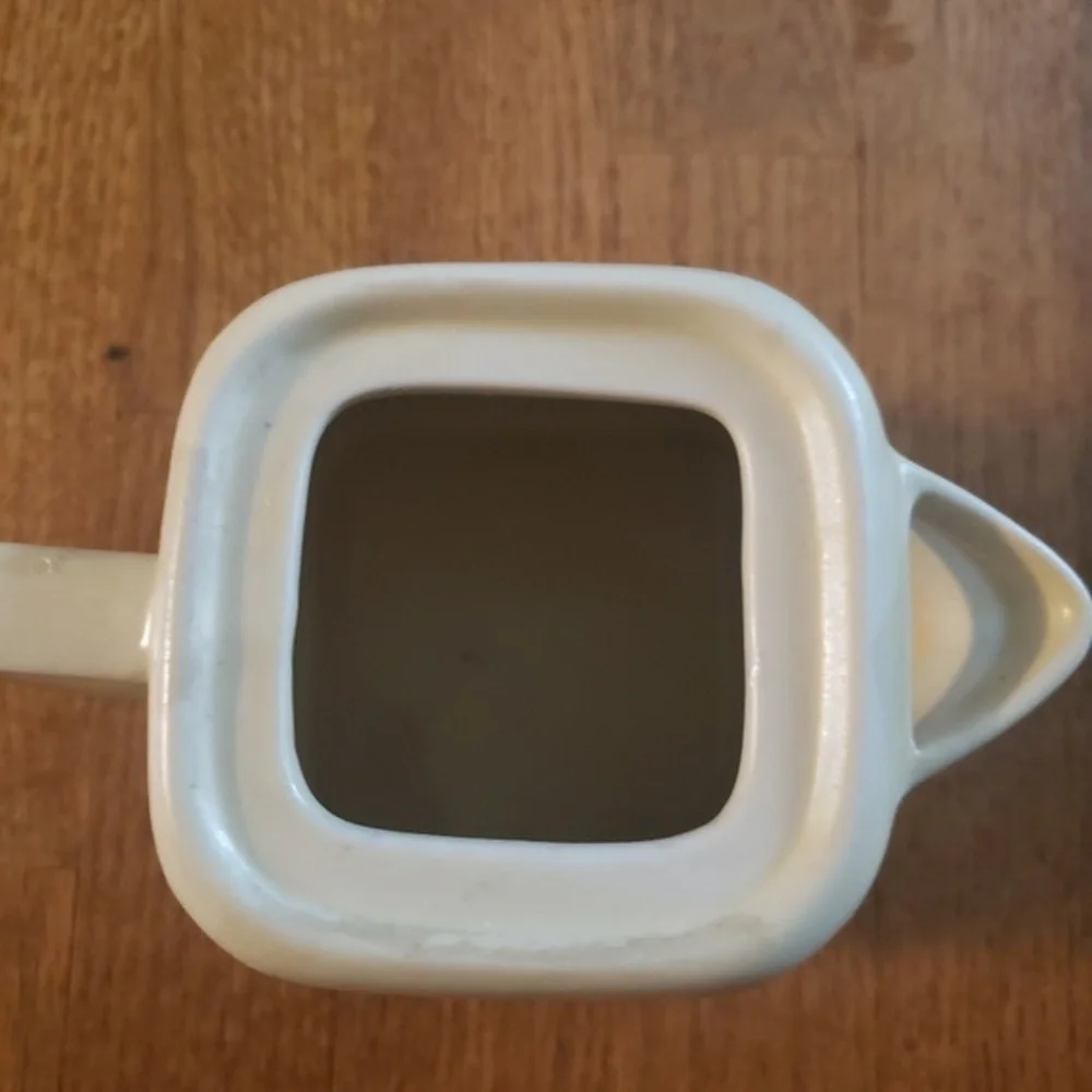 Starbucks Tazo Off‎ white ceramic tea pot 32oz
